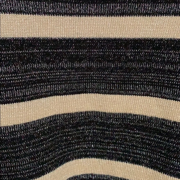 Top - Picture 2 of 3